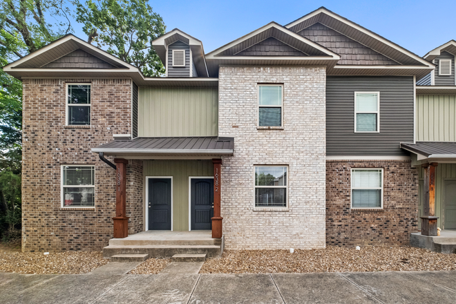 Beautiful Independent Entrance - Trailside Townhomes