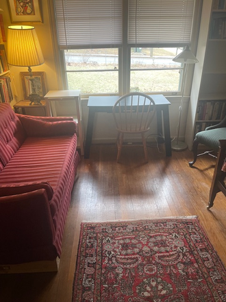  - Furnished bedroom, kitchen privileges in private home