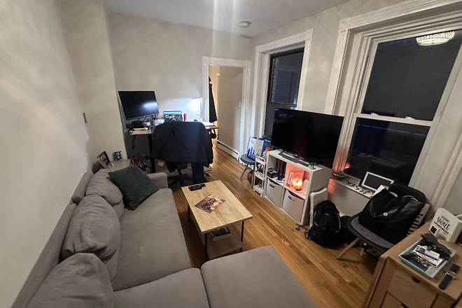 Living - 1 bed 1 bath (North End) Apartments