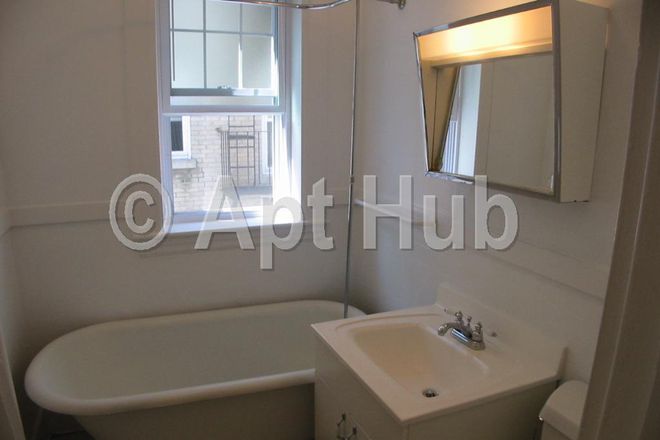 3 - Economical apartment - short walk to Porter T, bus to Kendall.