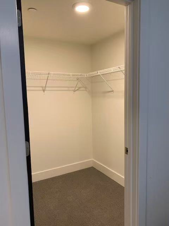 Closet - All-Inclusive Furnished Apartment close to campus
