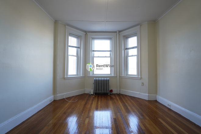 1 - NO BROKER FEE! Avail NOW-Awesome Fenway Studio, Cat ok. H/HW inc, Elevator