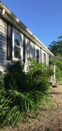 Side view of the front - Available January 1st!! Cottage close to campus House