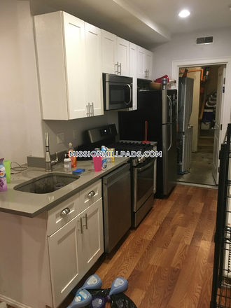 Kitchen - 5bd/2 bath -AVAIL. 9/1/24 - Great price- Parker st Apartments