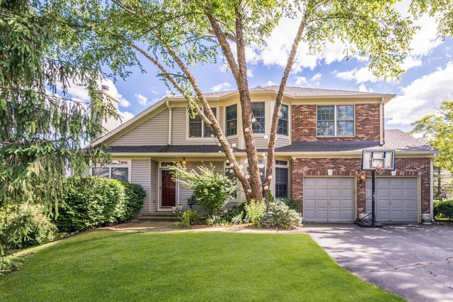 Feels like a single family! Exterior front, with two-car garage. - 3BR thome-Wilkinson Way-Princeton