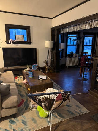 Living room - House Close to campus