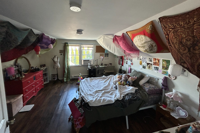 Bedroom - 213 Russell Street House