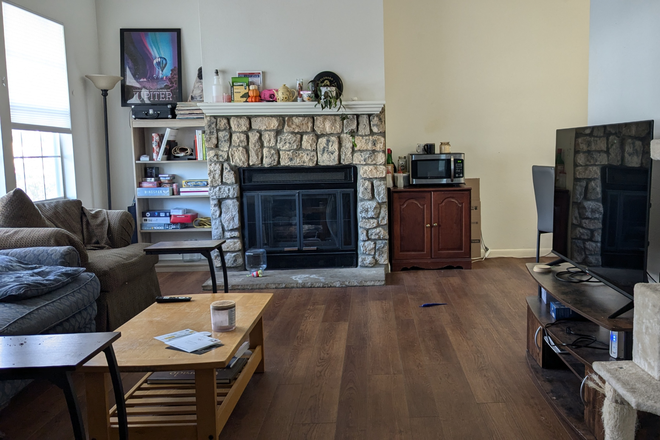 upstairs living room - $1150/month per person - 3BR/2BA - North Boulder Townhouse - Paseo del Prado - Spacious 2000 sqft
