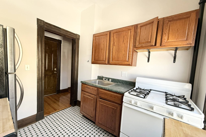 LIVING - CHARMING 2 BED/1 BATH AVAIL. 9/1/25!