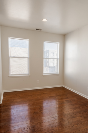 3bed-1bath living room - 3 Bedroom 1.5 Bath Apartments