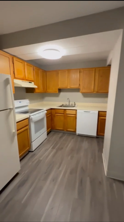 Kitchen - Harbor Point Apartments [ LIVING ROOM LISTING ] [Close to campus, markets, JFK]