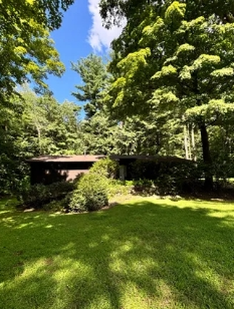 outside street view - 17 Cranberry Ln House