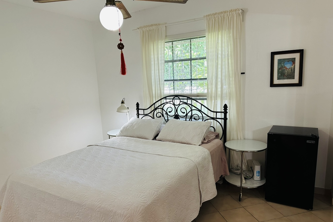 Bedroom - Beautiful room in private home
