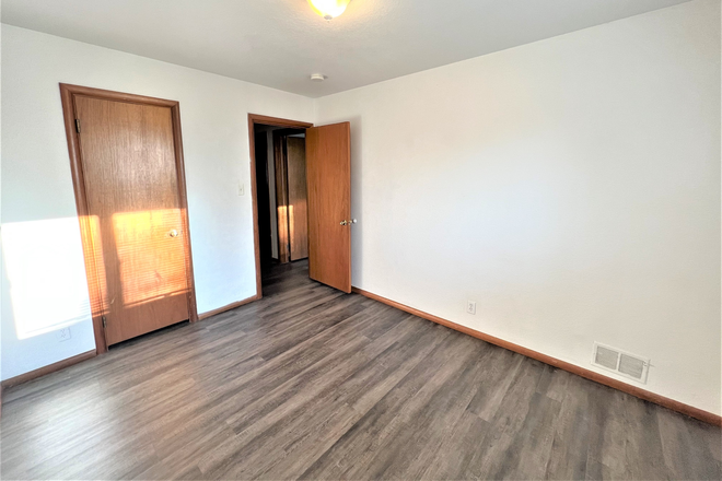 782 18th - 782 18th St. (6/2) Apartments