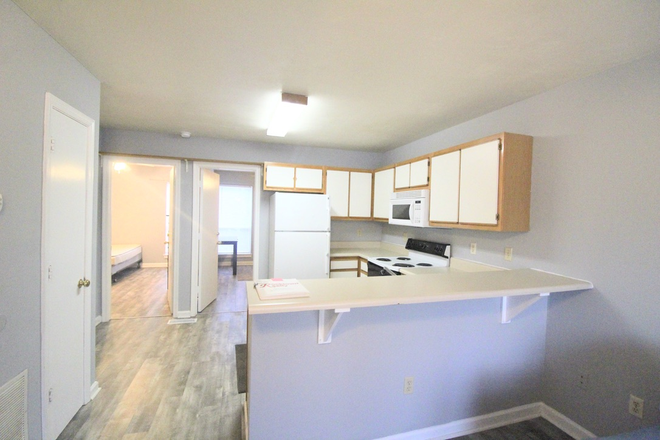 Kitchen - Fox Hill - 4 bedroom - 2 bath townhome for rent!