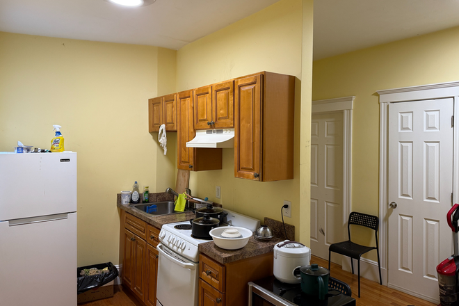 Call NOW for showings! 617-236-8550 - PARK DR - *NO FEE!* LRG SPLIT 1BR FOR 2 PPL AVAIL *9/1/2025* W/ LNDRY IN BLDNG, HW INC, HW FLRS! Apartments