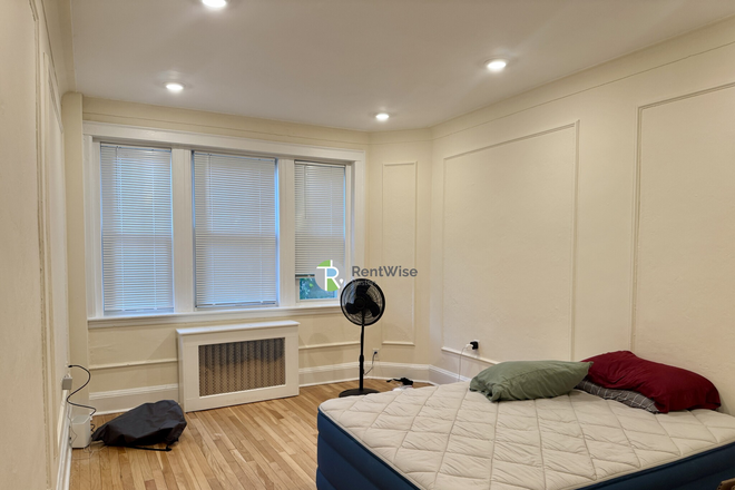 1 - 1 Mo Free – Brighton 1-Bed w/ Heat & HW Incl + Laundry Apartments