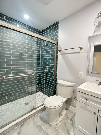 Bathroom - Summer Sublease (Lakeshore Rd) Apartments