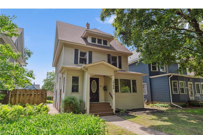 Front - NEWLY RENOVATED 5 Bed 3 Bath House!