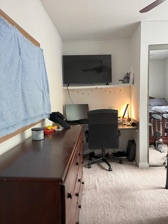 Bedroom - Campus Crossings Apartments