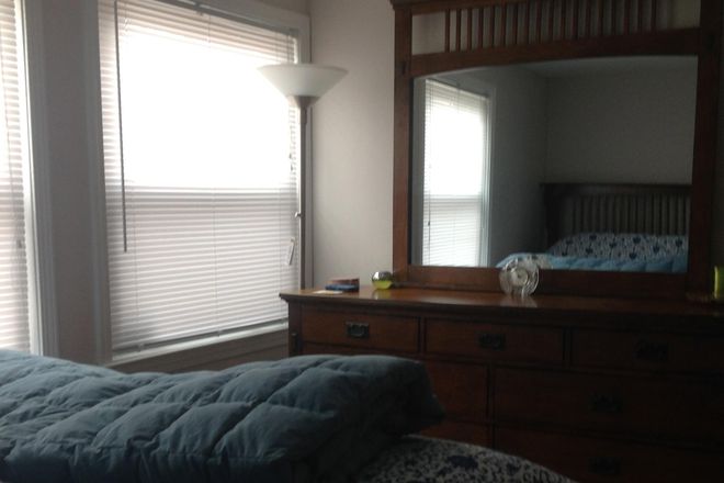 dresser w/mirror in bedroom - Cute, All-Inclusive Pittsfield Village condo