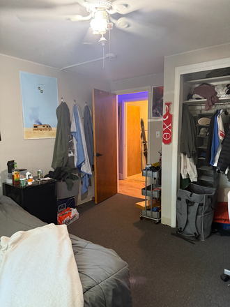 Bedroom - Your own room on the Hill for < $1,000 Duplex