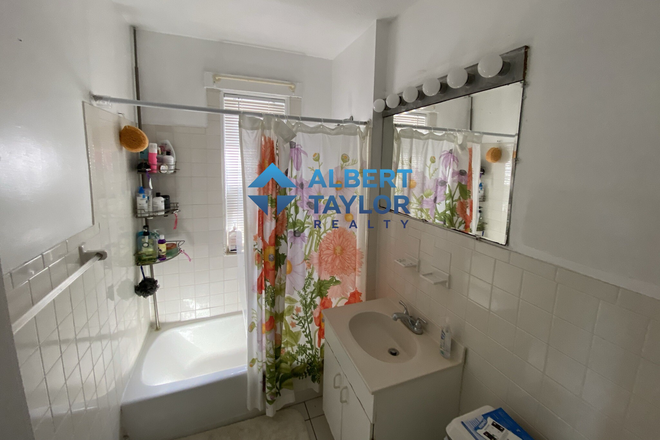 Bathroom - 3 bed with MASSIVE Living Room! Professionally Managed & Renovated!!