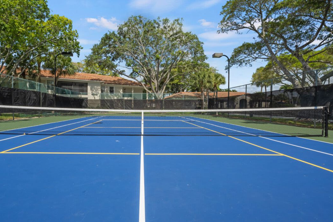 Amenities - Mizner Court Apartments