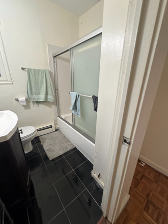 Bathroom - Apartment, close to campus