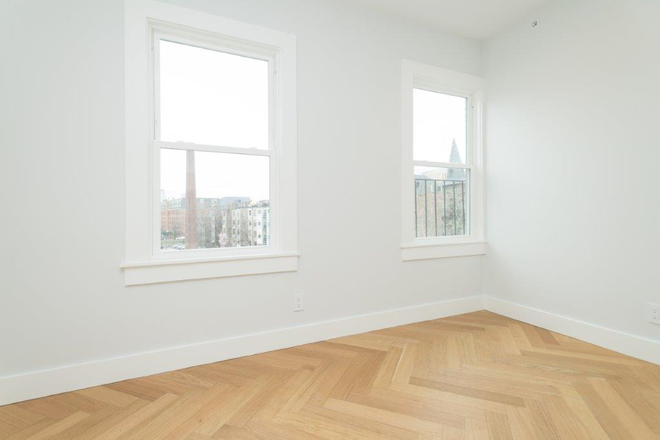 visit hubrealtyproperties.com - South End, beautiful studio in the prime location Apartments