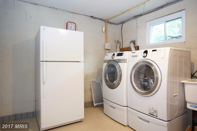 Laundry room - Bedrooms Available in Shared House in College Park Woods
