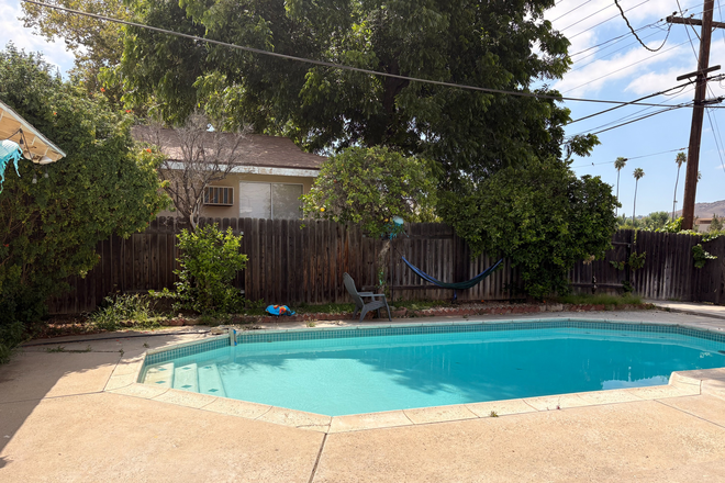 Pool/Backyard - Summer Sublease- private bathroom! House
