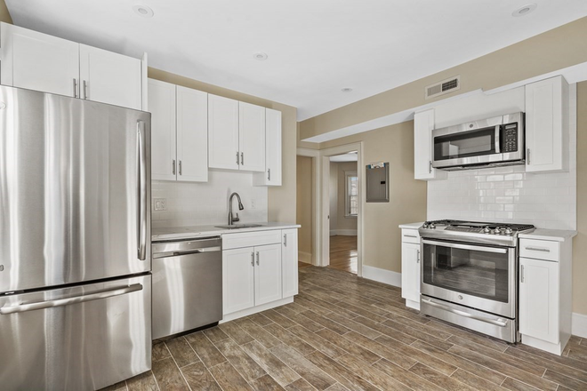kitchen - 3 Bed 1 Bath Near Campus!!!!!