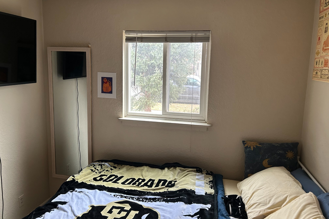 Bedroom - 2547 Pine Street