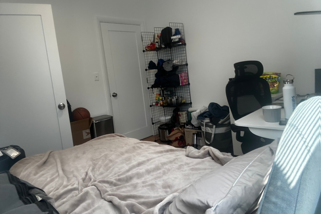 Room - Private Room close to campus, green line, orange line