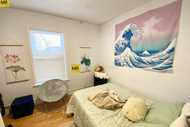 Bedroom - Bickford St 3 Bed Mission Hill Apartments