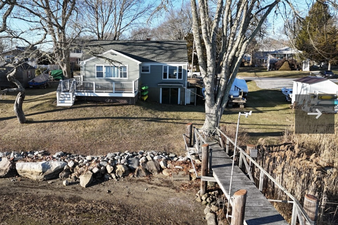 Outside back view - Flintstone Road looking for 1 roommate Apartments