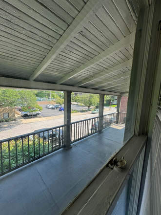 Balcony - 2b/1b $399 per room now (Utilities included) DISCOUNTED from $600 Apartments
