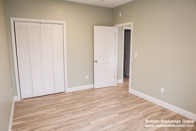 room - 10 Roxbury St., #8, Boston, MA 02119 (Roxbury)