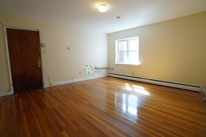 1 - Sept 2025-Awesome Brighton 2 bed. H/HW inc. Student Ok! Apartments