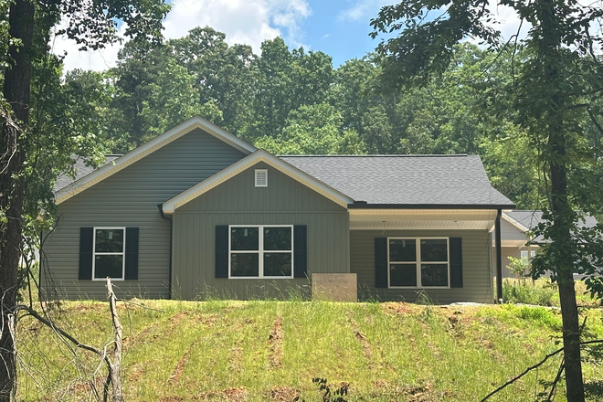 front of house and covered front porch - 3/2 Split Plan in Dawsonville, Lumpkin Co House