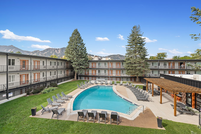 Pool - The Lodge Apartments - Close to Campus