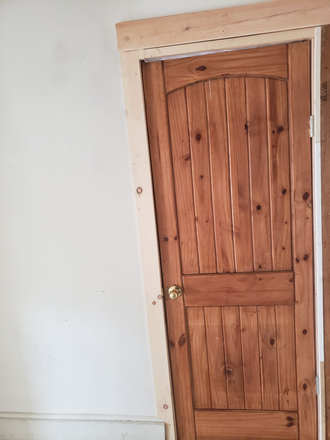 New bedroom door - 3 bedroom spacious apartment in historic district