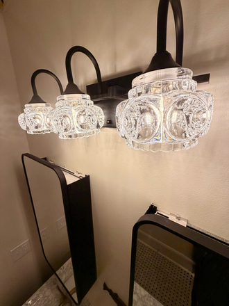 crystal lights - Available 7/1/26 - 4 bedroom, 1.5 bath, gleaming hdwd flrs, high ceilings, center of downtown loca
