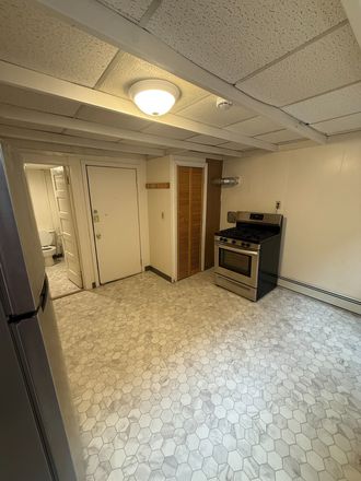 Call NOW for showings! 617-236-8600 - CAMBRIDGE ST - *NO FEE* XL 2 RM STUDIO ON BEACON HILL *AVAIL NOW* W/ LNDRY IN BLDNG, DW, EIK, ALCOVE Apartments