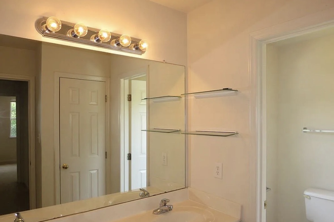 Bathroom - Ridgehaven townhomes