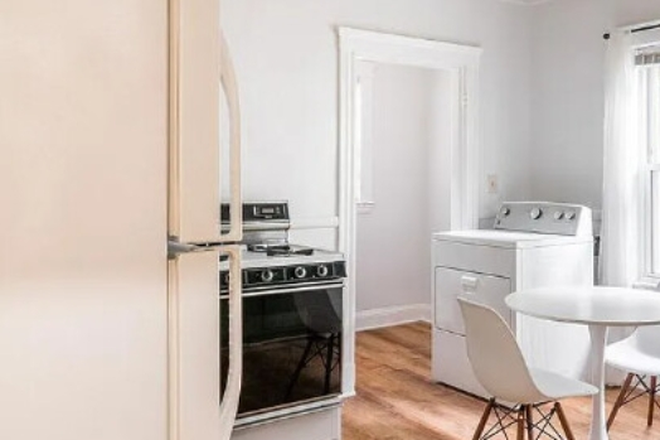 x - Perfect Student 3 Bed in Mission Hill | In-Unit Laundry | 9/1 Steal Apartments