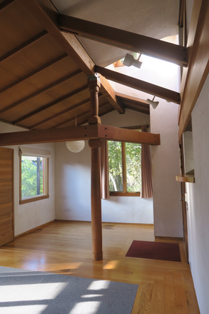 main space, with bottom of cupola - Unique studio cottage for one person, ¾ mile walk to campus