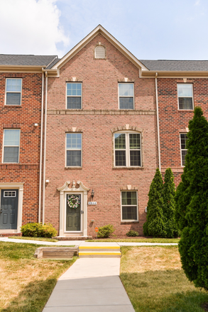 Front of house - 3br/2.5ba Canton Townhome Near Campus
