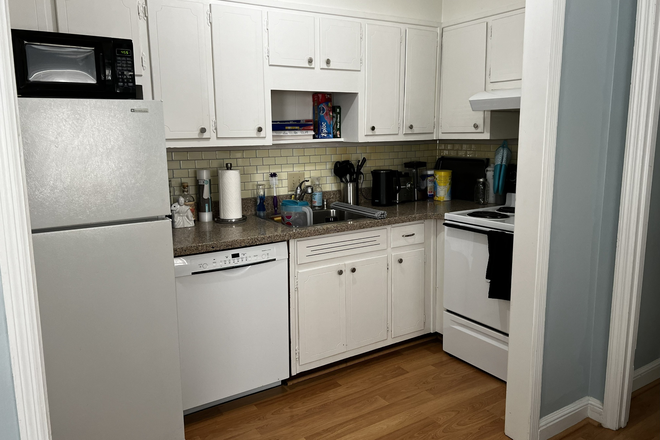 kitchen - Spacious studio: Walk to Emory/CDC Condo